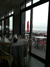 Atmosphère du Restaurant de spécialités à base de poisson-pêcheur Le Relais du Gois à Beauvoir-sur-Mer - n°17