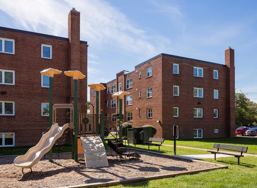 Lacy Court Apartments