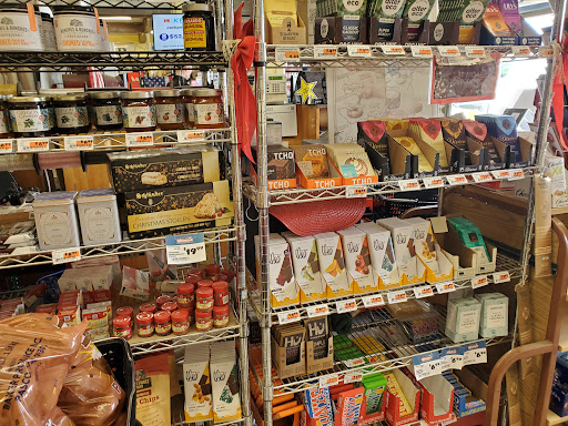 Grocery Store «Gaston Market», reviews and photos, 222 Front St, Gaston, OR 97119, USA