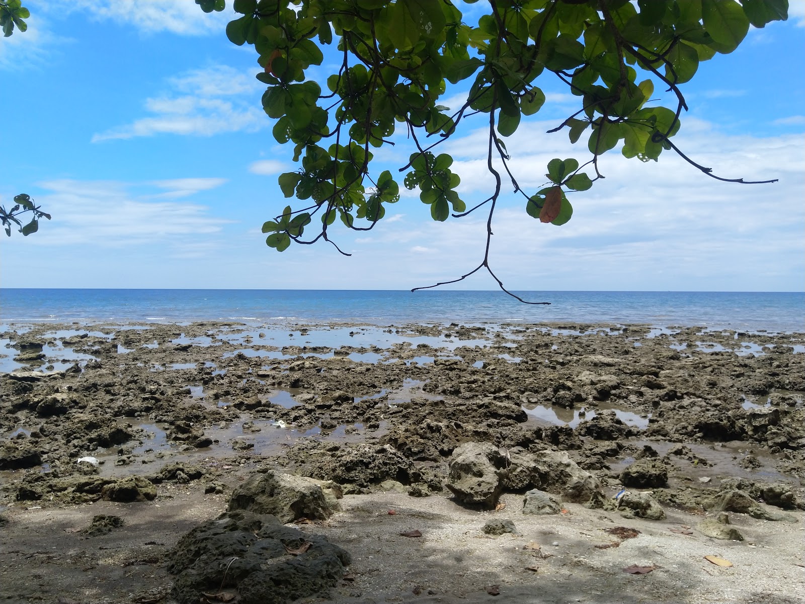 Foto van Giligaon Beach met turquoise water oppervlakte