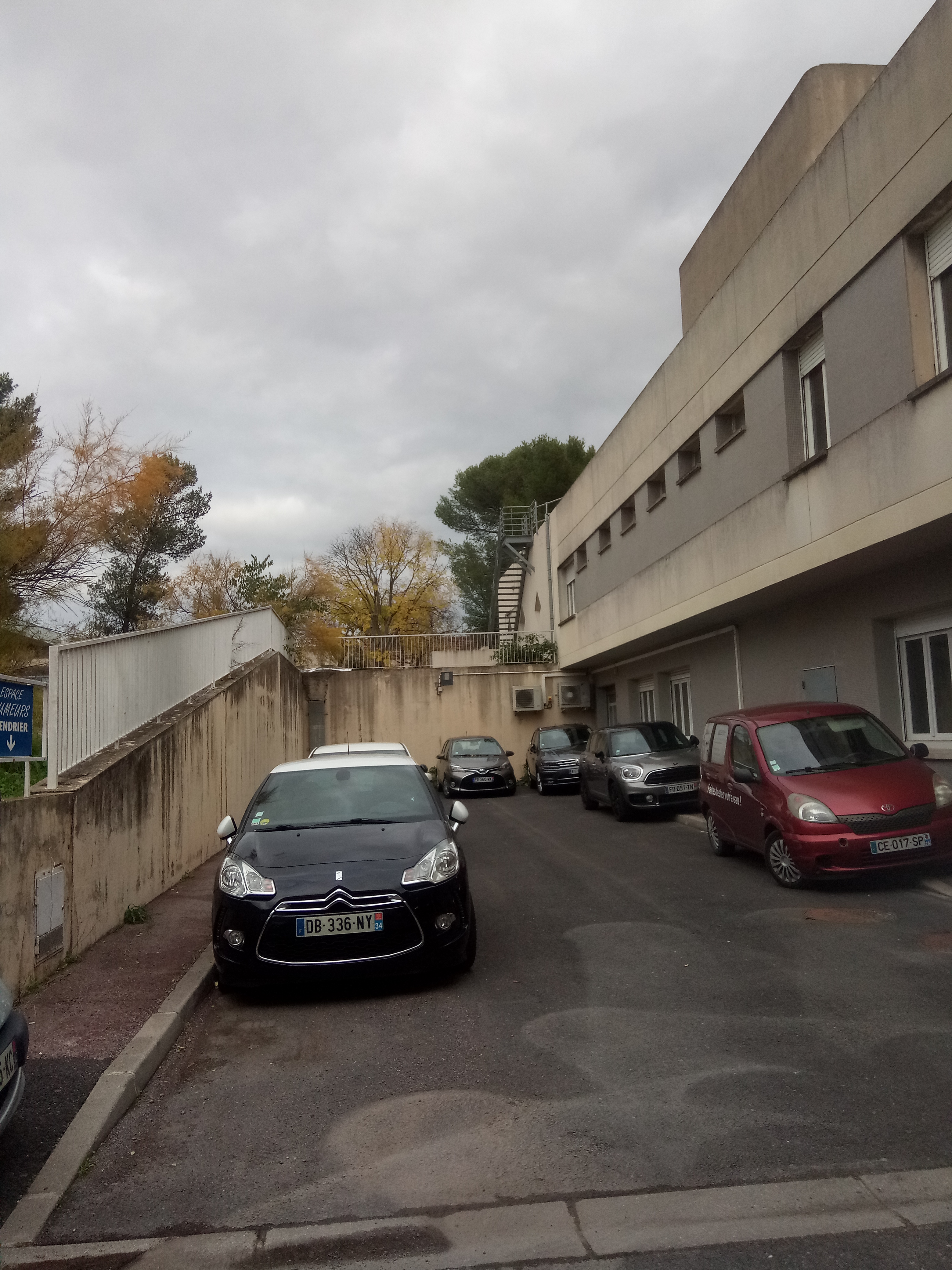 Photo n° 8 de l'avis de Estranged.l fait le 27/11/2019 à 20:09