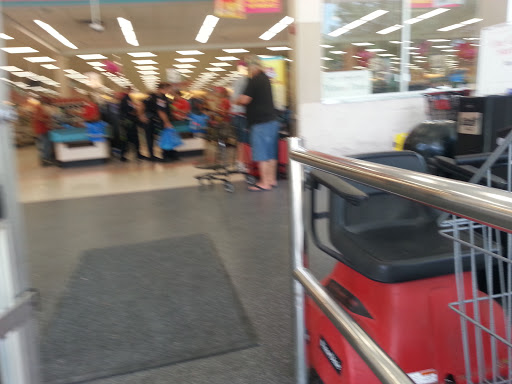 Grocery Store «Winn-Dixie», reviews and photos, 1122 N Main St, Bushnell, FL 33513, USA