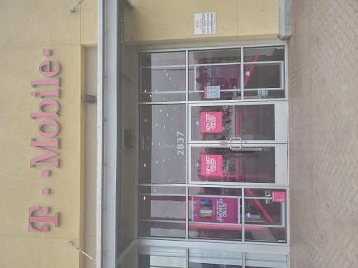 Cell Phone Store «T-Mobile», reviews and photos, 2837 Park Ave, Tustin, CA 92782, USA