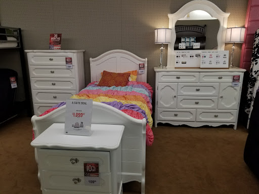 Furniture Store «Value City Furniture», reviews and photos, 790 Howe Ave, Cuyahoga Falls, OH 44221, USA