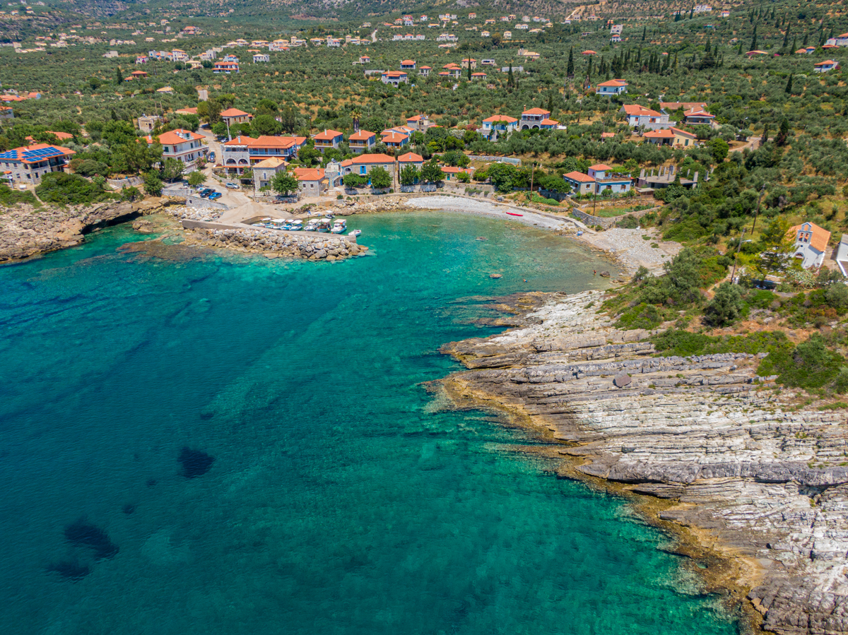 Zdjęcie Agios Dimitrios beach z powierzchnią szary kamyk