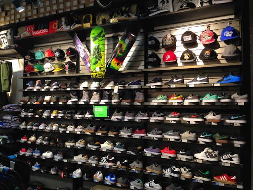 Clothing Store «Zumiez», reviews and photos, 2529 Main St #144, Union Gap, WA 98903, USA