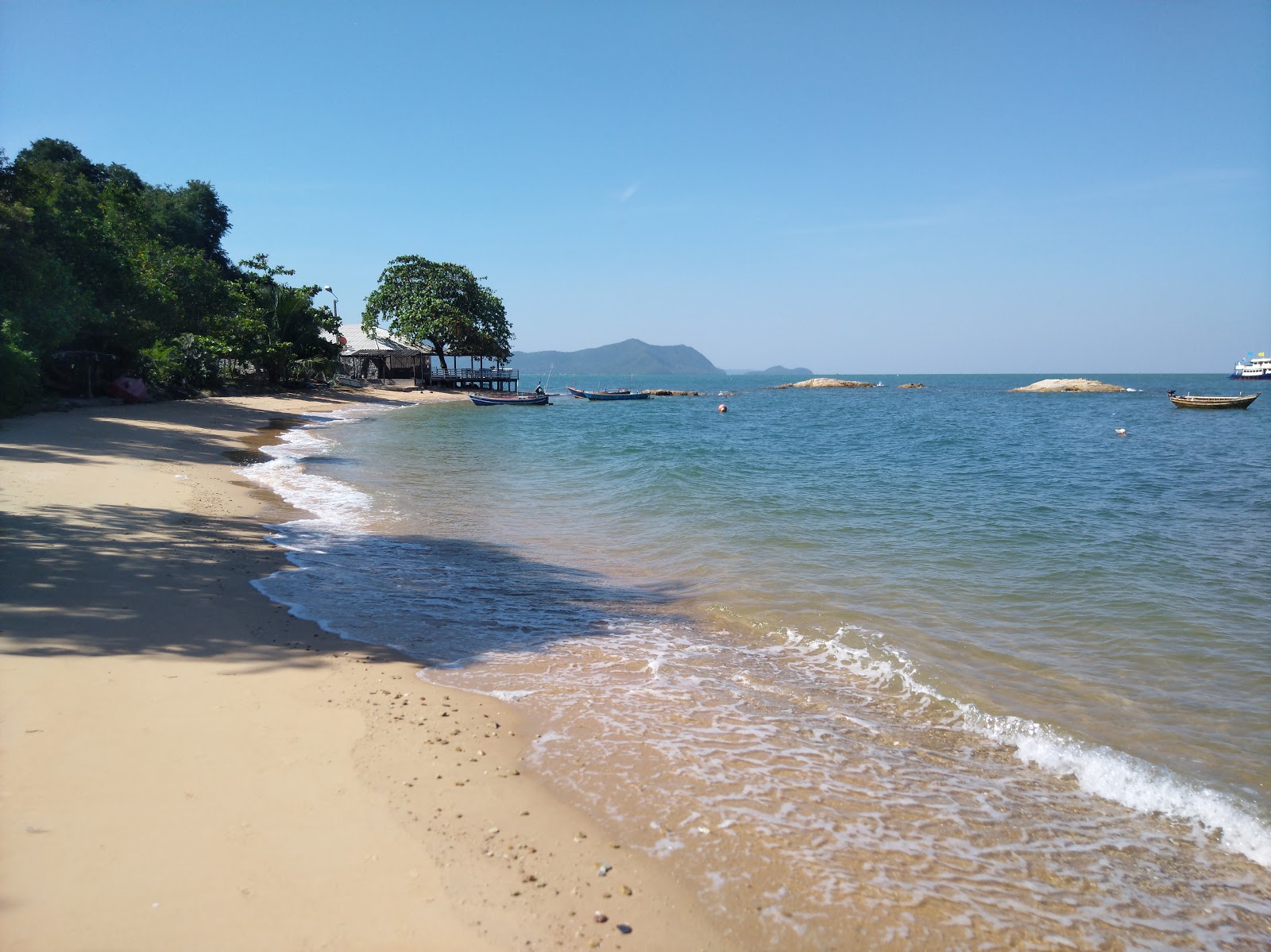 Fotografija Pattaya Paradise Beach z turkizna čista voda površino