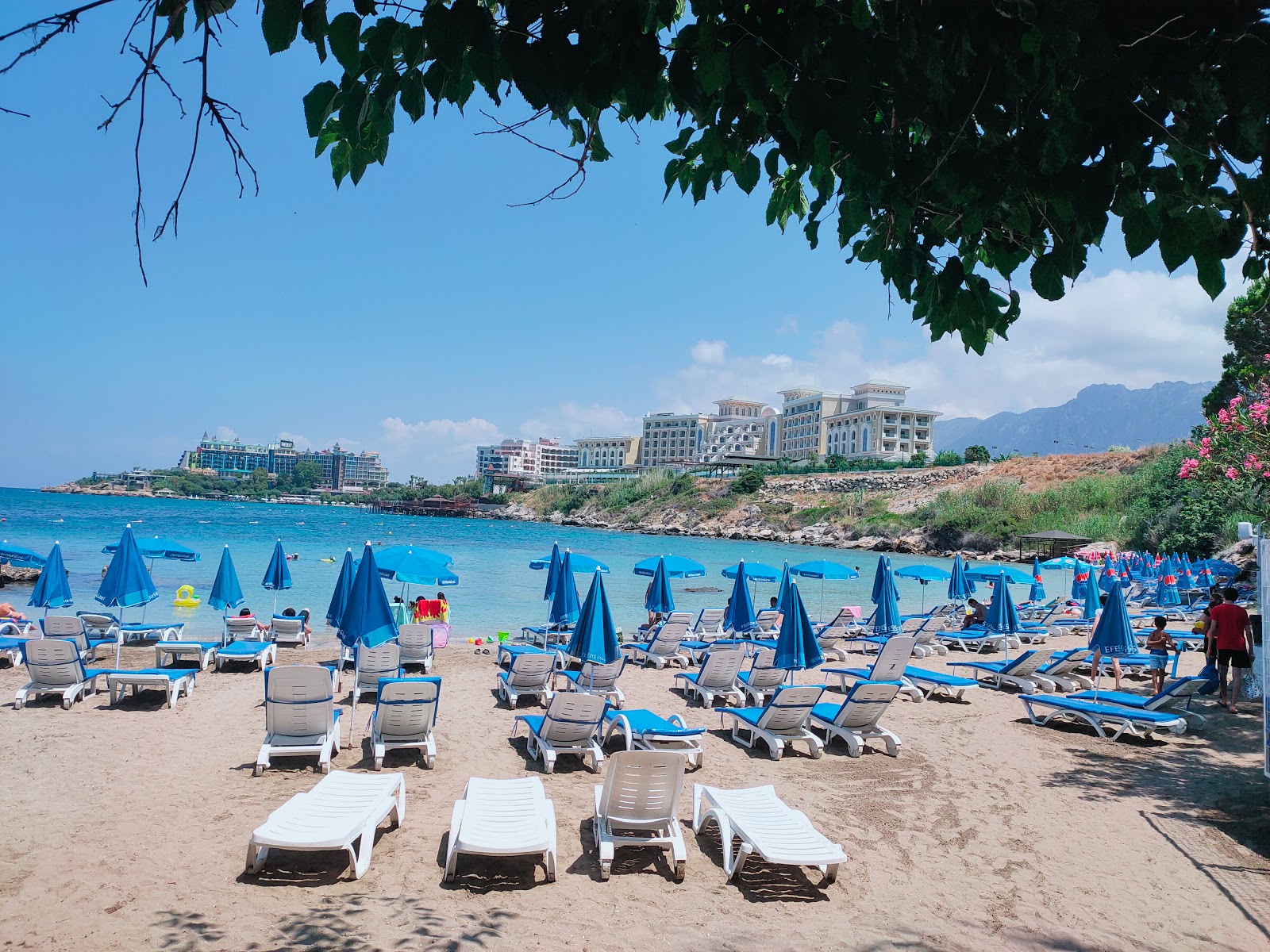 Foto di Denizkizi beach III con una superficie del sabbia beige