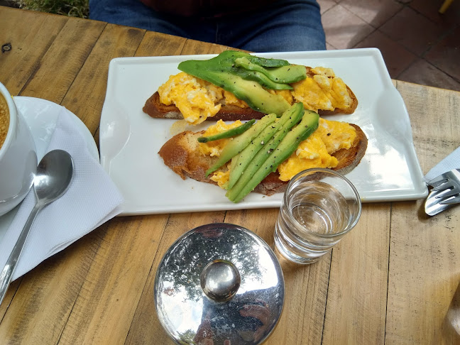 Horarios de Oromo Coffee & Dessert