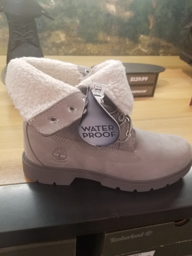 Shoe Store «Timberland Factory Store», reviews and photos, 800 Steven B Tanger Blvd #602, Commerce, GA 30529, USA