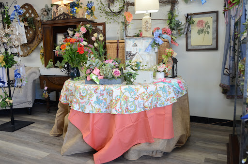 Florist «Mt Washington Florist», reviews and photos, 145 N Bardstown Rd, Mt Washington, KY 40047, USA