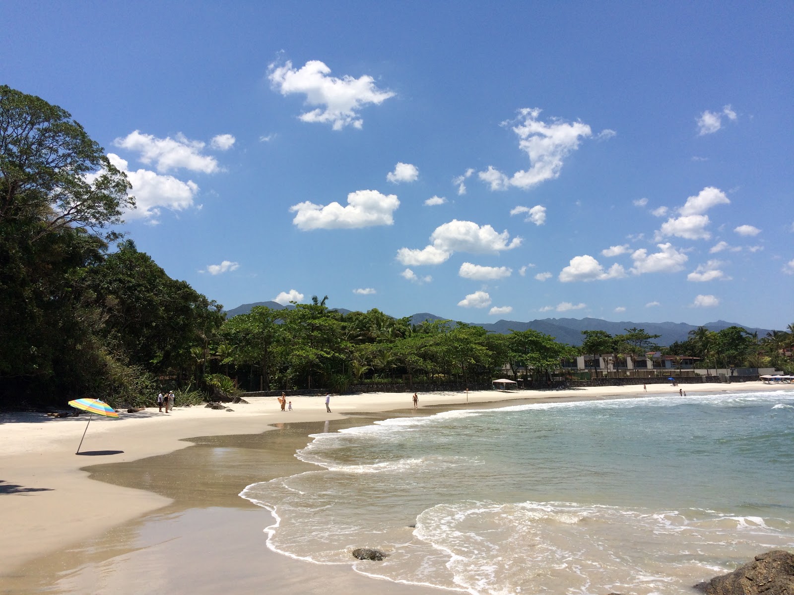 Photo de Plage d'Engenho avec baie spacieuse