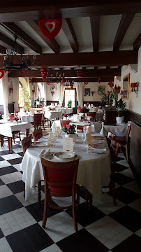 Atmosphère du Restaurant français Restaurant Le Coligny à Châtillon-Coligny - n°9