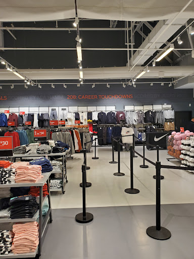Clothing Store «Nike Factory Store», reviews and photos, 7000 Arundel Mills Cir #372, Hanover, MD 21076, USA