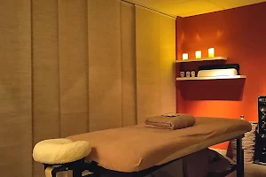 D'massages - Salon de Massages image