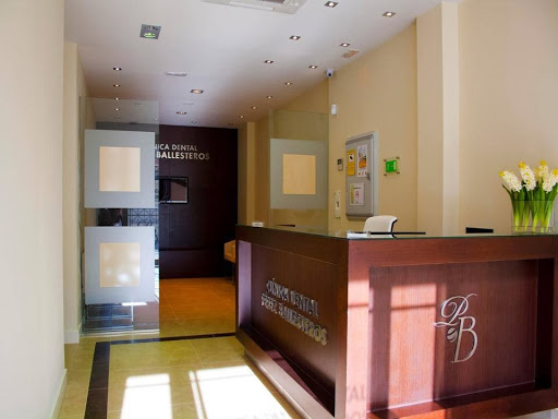 Clínica Dental Pérez Ballesteros en Salamanca, Salamanca
