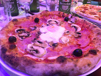 Pizza du Restaurant italien La _ dolce vita à Paris - n°8