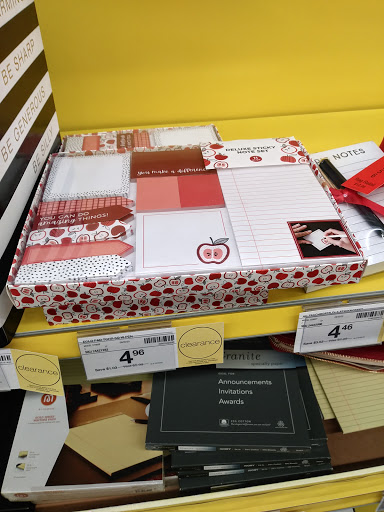 Office Supply Store «Staples», reviews and photos, 270 Upland Square Dr, Pottstown, PA 19464, USA