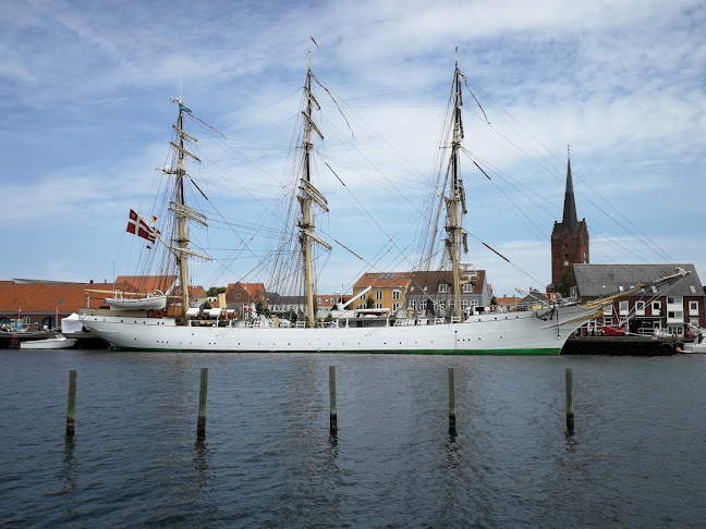 http://marinaguide.dk/nakskov-havn/