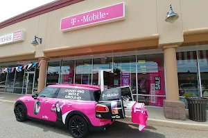 T-Mobile Authorized Retailer image