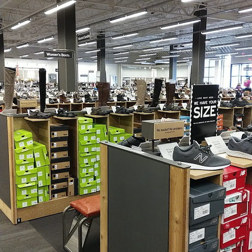 Shoe Store «DSW Designer Shoe Warehouse», reviews and photos, 7321 Lake St, River Forest, IL 60305, USA