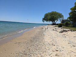 Zdjęcie Gary R Williams Park Beach z powierzchnią turkusowa czysta woda