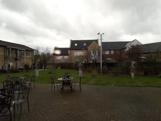 Comments and reviews of Lovat Fields Village