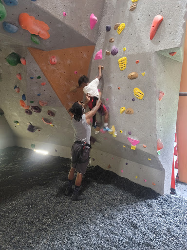 Gym «North Summit Climbing Gym», reviews and photos, 481 Bushkill Plaza Ln, Wind Gap, PA 18091, USA