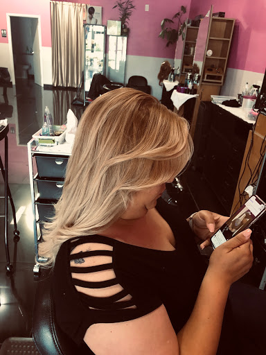 Hair Salon «Dominican Divas Beauty Salon», reviews and photos, 2074 Old Norcross Rd a, Lawrenceville, GA 30044, USA