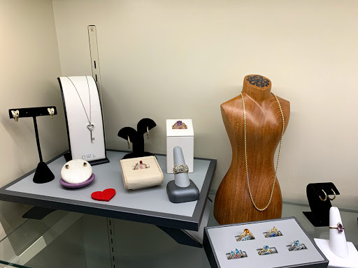 Pawn Shop «Cash Money Pawn & Gun», reviews and photos, 5015 Portsmouth Blvd, Portsmouth, VA 23701, USA