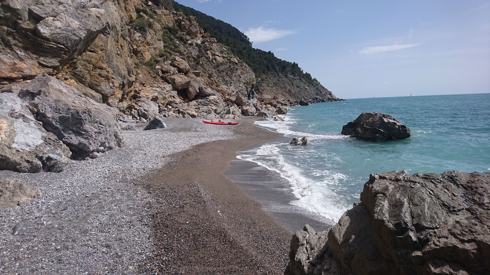 Φωτογραφία του Spiaggia La Marossa με επίπεδο καθαριότητας βρώμικος