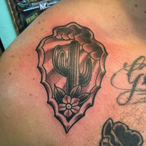 Tattoo Shop «Gypsy Rose Tattoo», reviews and photos, 1505 E Thomas Rd, Phoenix, AZ 85014, USA