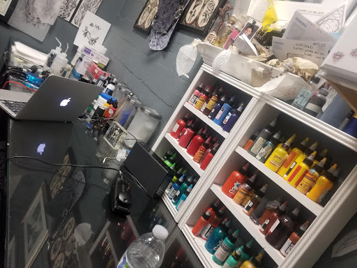 Tattoo Shop «Black Diamond Tattoo», reviews and photos, 412 Lincoln Blvd, Venice, CA 90291, USA