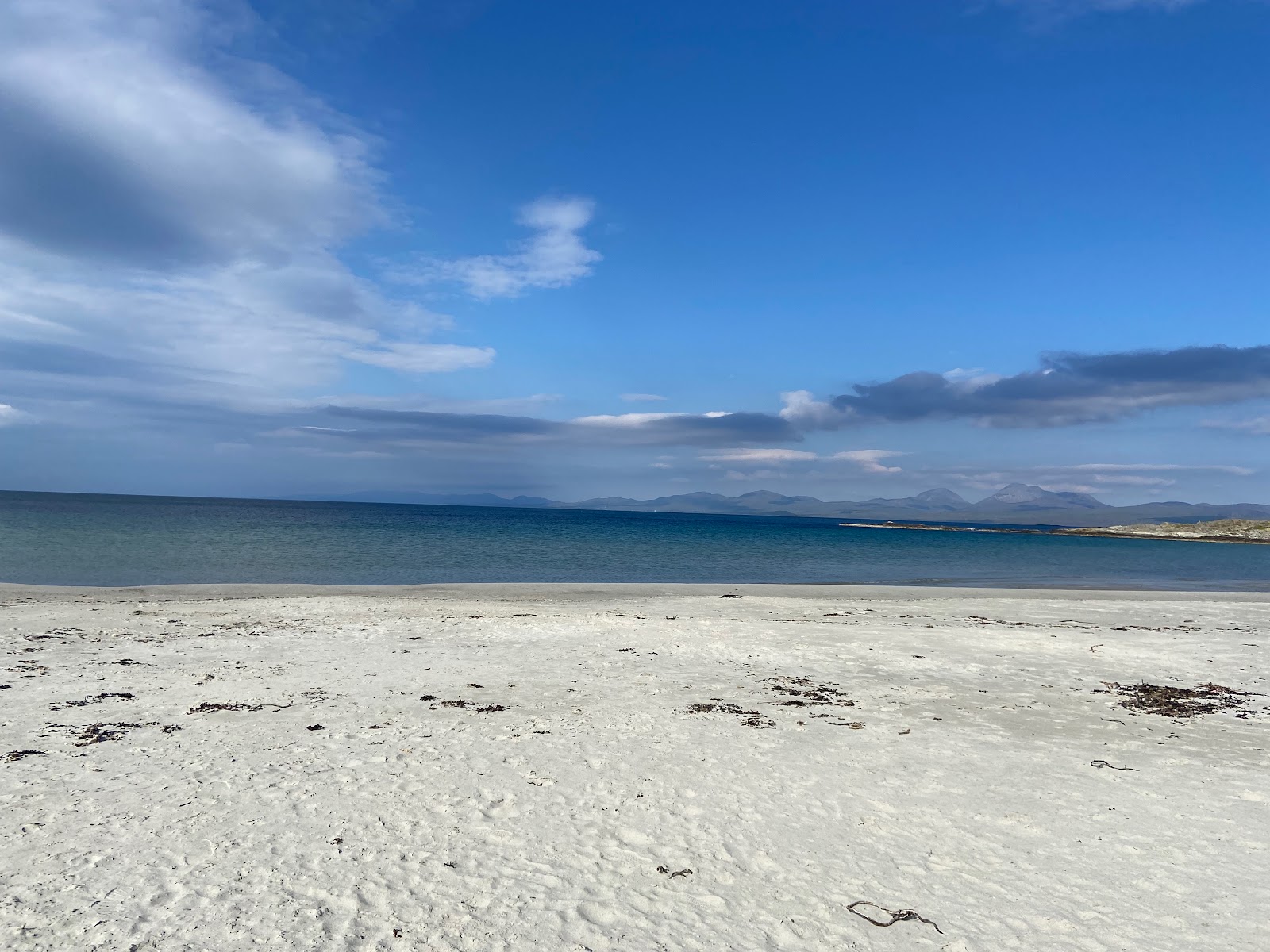 Photo de Kilmory Beach avec un rivage spacieux