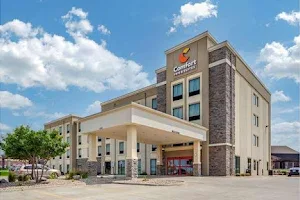 Comfort Inn & Suites Avera Southwest image