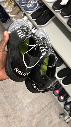 Clothing Store «Burlington Coat Factory», reviews and photos, 4849 Golf Rd, Skokie, IL 60077, USA