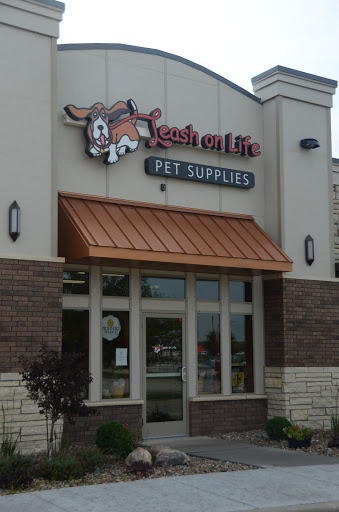 Pet Supply Store «Leash on Life, Pet Supplies», reviews and photos, 650 Pacha Pkwy #5, North Liberty, IA 52317, USA