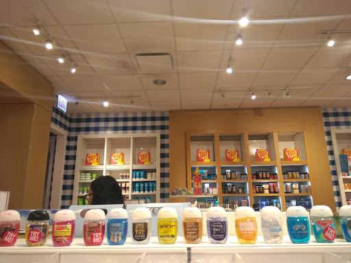 Shopping Mall «Fashion Outlets of Chicago», reviews and photos, 5220 Fashion Outlets Way, Rosemont, IL 60018, USA