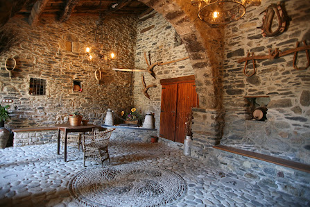 Casa Rural Falisia Calle Benasque, 5, 22468 Sahún, Huesca, España