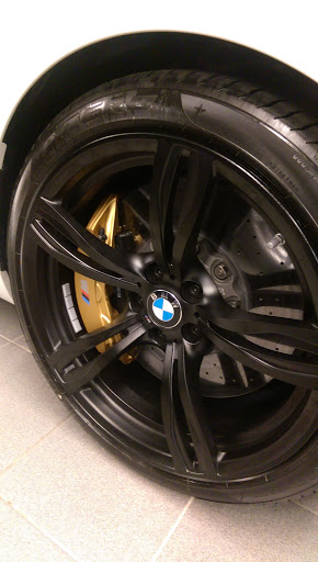 BMW Dealer «Life Quality BMW: Sales», reviews and photos, 9326 4th Ave, Brooklyn, NY 11209, USA