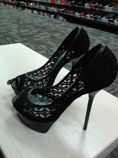 Clothing Store «Ross Dress for Less», reviews and photos, 9135 E Stockton Blvd, Elk Grove, CA 95624, USA