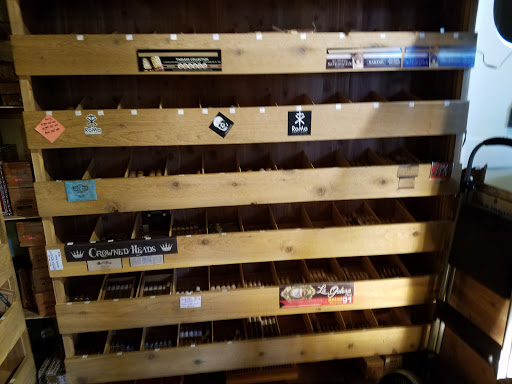 Tobacco Shop «Stogies Cigars and Lounge», reviews and photos, 55 E Olentangy St, Powell, OH 43065, USA