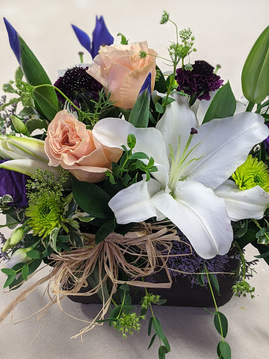 Florist «Enchanted Florist of Ypsilanti MI», reviews and photos, 46 E Cross St, Ypsilanti, MI 48198, USA