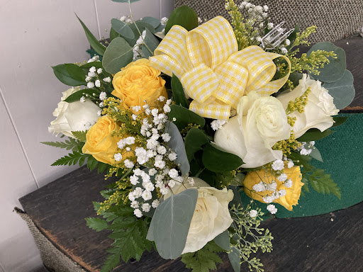 Florist «Wood Bros Flrsts Inc», reviews and photos, 651 Bridge St, Lowell, MA 01850, USA