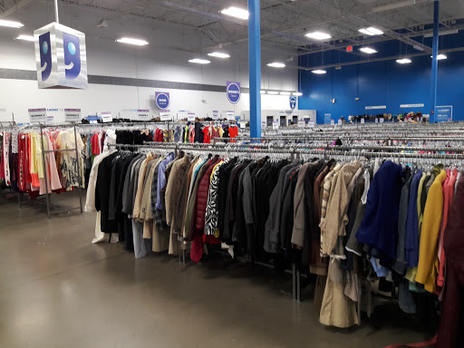 Thrift Store «Pebble Creek Goodwill Retail Store & Donation Center», reviews and photos, 15433 W McDowell Rd, Goodyear, AZ 85395, USA