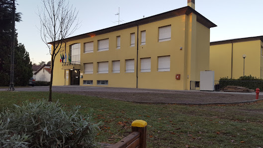 Istituto San Vincenzo, sede di Albese. Scuola Media e Ist.Prof.Agroambientale Via Roma, 59, 22032 Albese Con Cassano CO, Italia