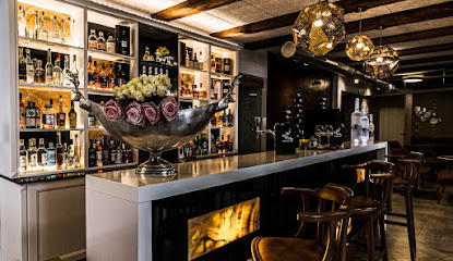 REBSTOCK Bar & Lounge