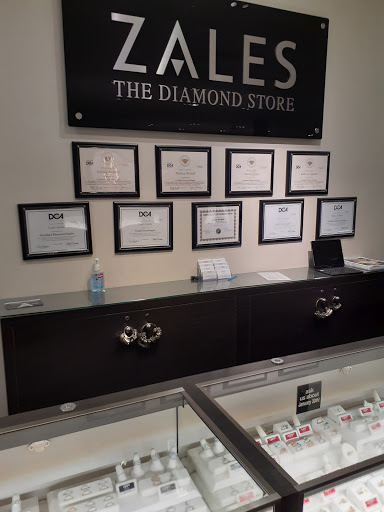 Jewelry Store «Zales –The Diamond Store», reviews and photos, 7700 E Kellogg Dr, Wichita, KS 67207, USA