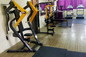 Royal Crown Fitness Centre (Unisex) image