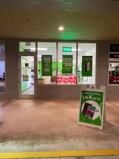 Cell Phone Store «Cricket Wireless Authorized Retailer», reviews and photos, 12872 Biscayne Blvd, North Miami, FL 33181, USA